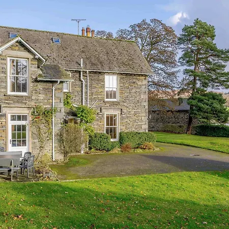 4 Bed In Village Llh03 Hawkshead