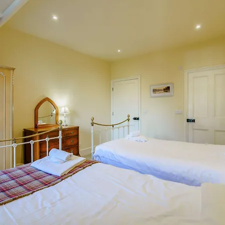 4 Bed In Oc-llh03 * Hawkshead