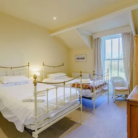 4 Bed In Oc-llh03 * Hawkshead
